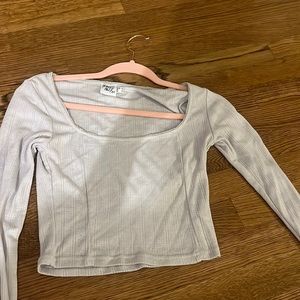 Grey long sleeve tee